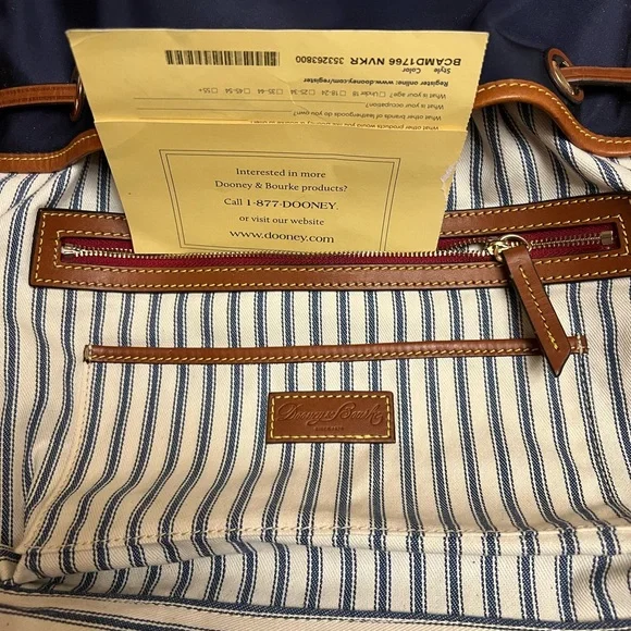 Dooney & Bourke bucket bag - Picture 8 of 8